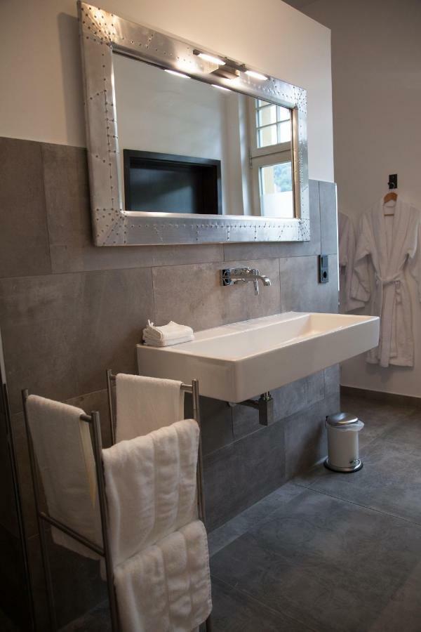 Guesthouse Altes Rathaus 로데스하임암라인 외부 사진